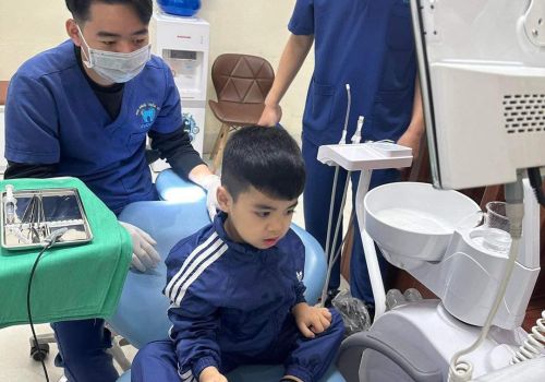 Nhổ răng sữa miễn phí cho trẻ